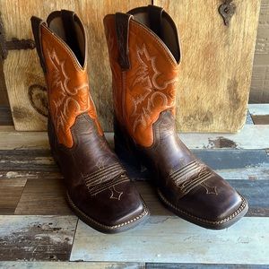 Boys 4Y ARIAT BOOTS